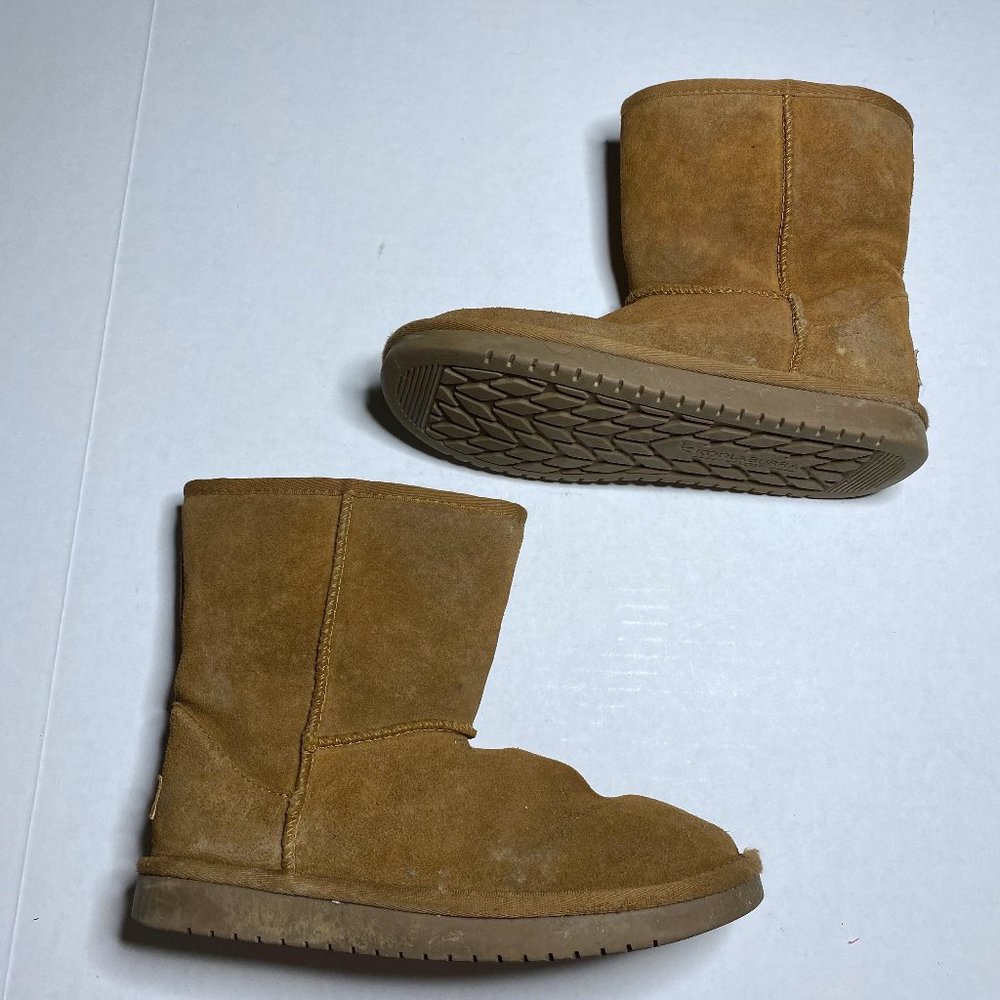 Koolaburra By UGG Kid's Girl's Size 4 Brown Short Boots Winter Sheepskin Suede